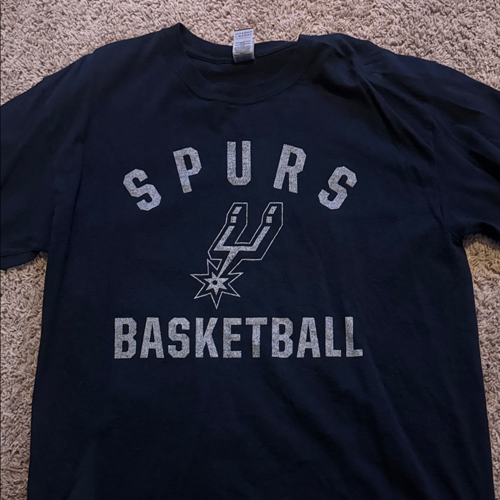Black Spurs Basketball Tee